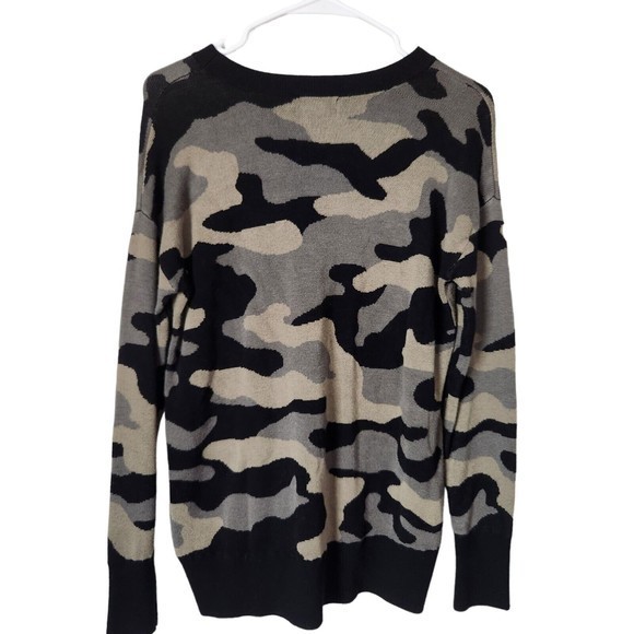 Izaac‎ Mizrahi Pullover Sweater Camo Print Womens Size Small - Picture 1 of 4